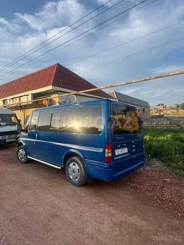 Ford Transit-6