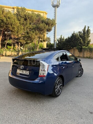 Toyota Prius-5