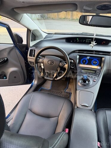 Toyota Prius-10
