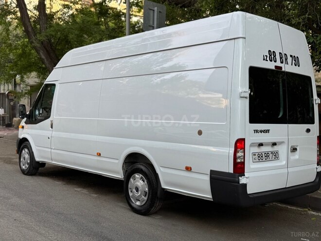 Ford Transit-10