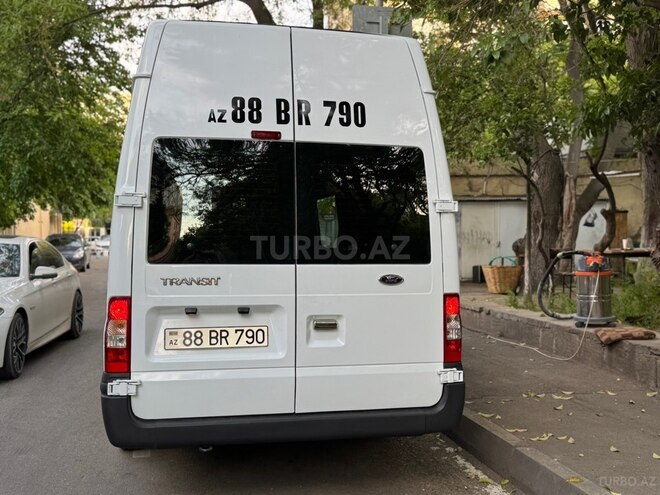 Ford Transit-11