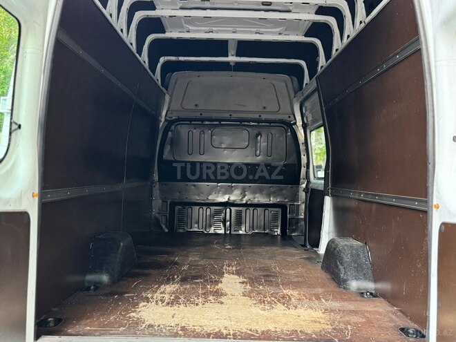 Ford Transit-14