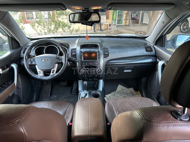 Kia Sorento-8