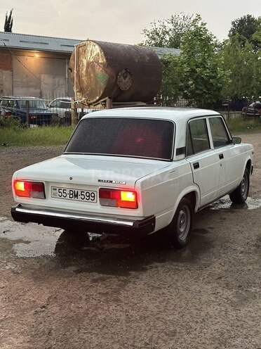 LADA (VAZ) 2107-2
