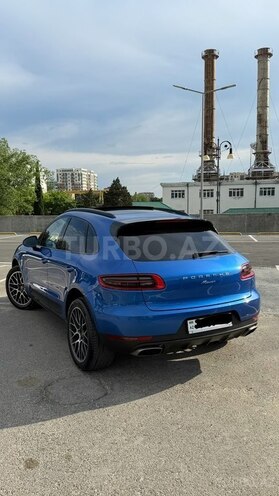 Porsche Macan-3
