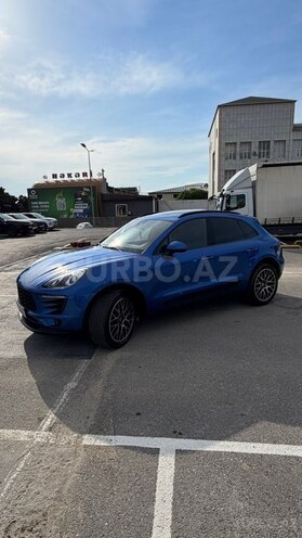 Porsche Macan-5