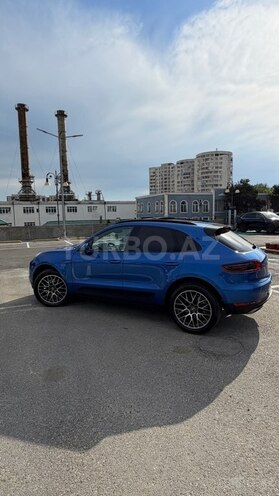 Porsche Macan-4