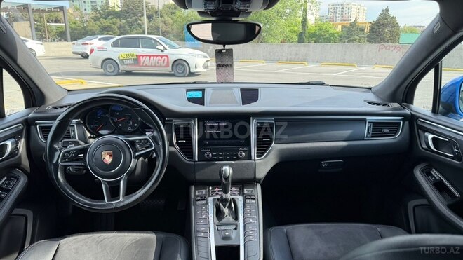 Porsche Macan-6