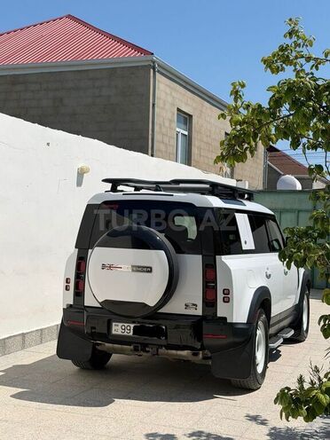 Land Rover Defender-9