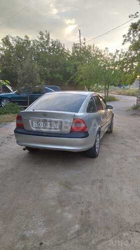 Opel Vectra-4