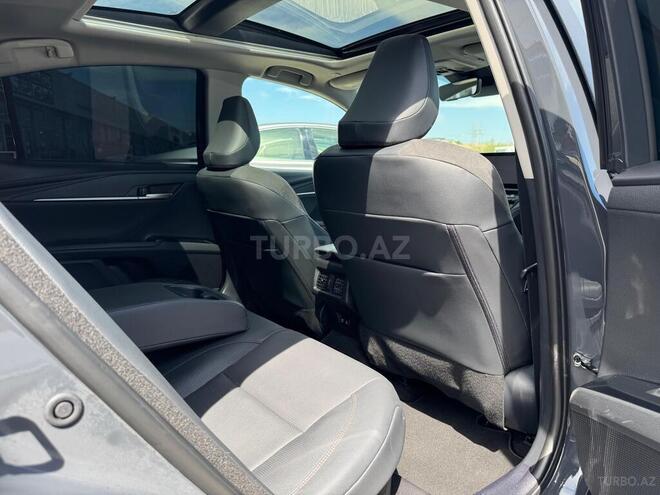 Toyota Camry-13