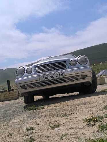 Mercedes E 240-12