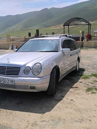 Mercedes E 240-8
