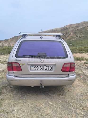 Mercedes E 240-6