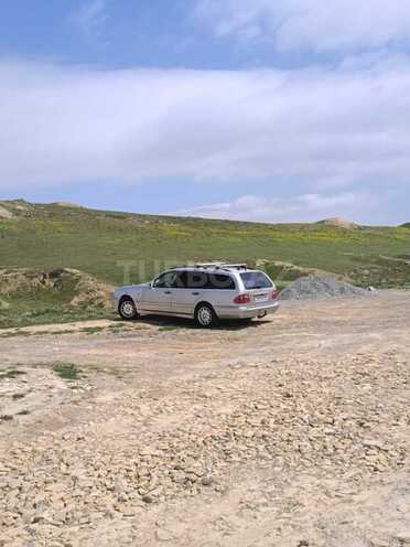 Mercedes E 240-14