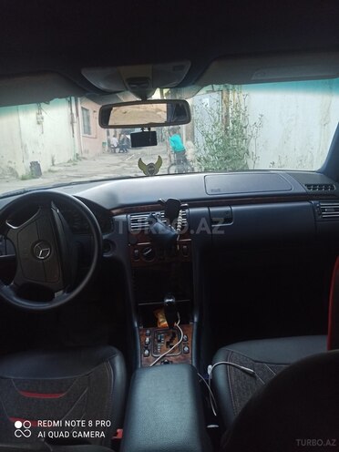 Mercedes E 240-7