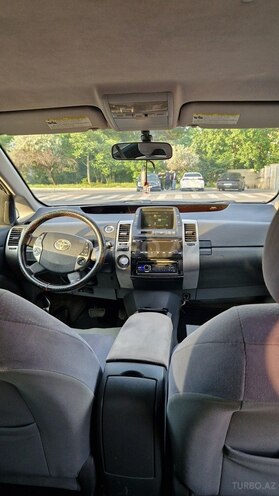 Toyota Prius-5