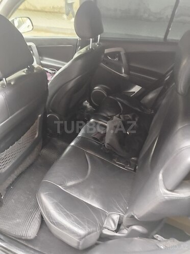 Toyota RAV4-6