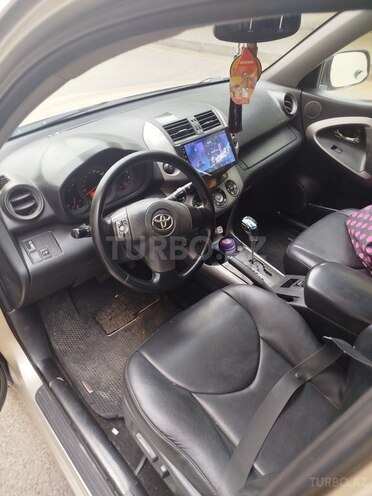 Toyota RAV4-5