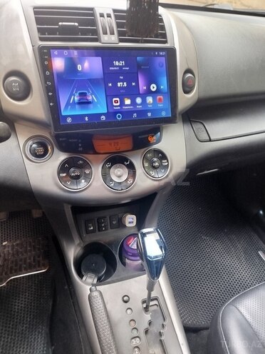 Toyota RAV4-7