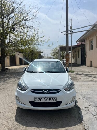 Hyundai Accent-1