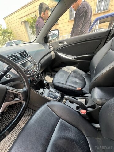 Hyundai Accent-8