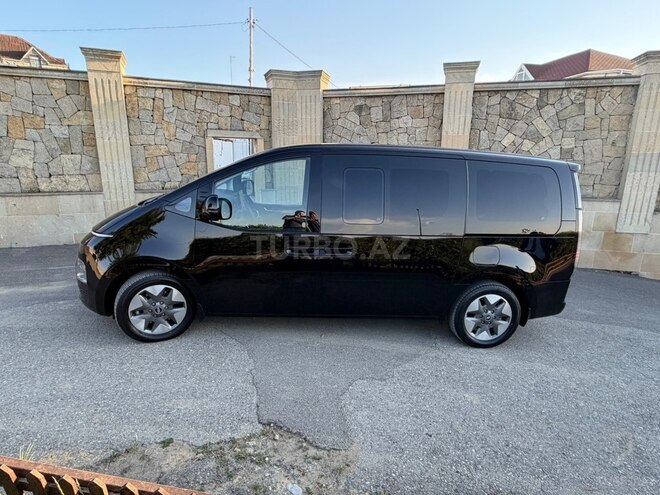 Hyundai Staria-13