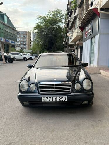 Mercedes E 240-2