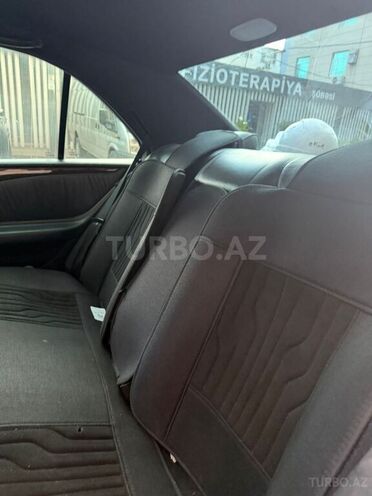 Mercedes E 240-18