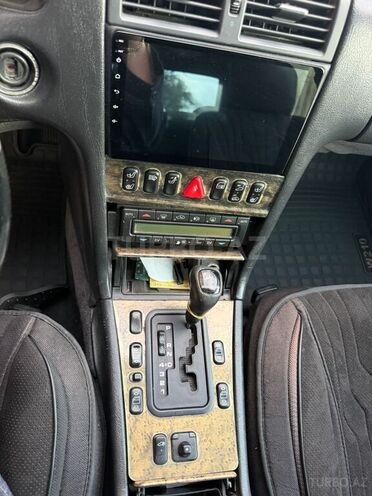 Mercedes E 240-14