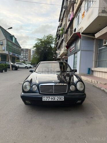 Mercedes E 240-6