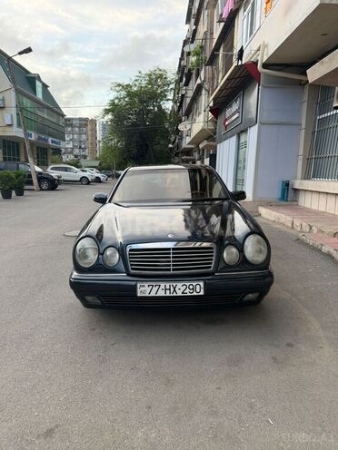 Mercedes E 240-5