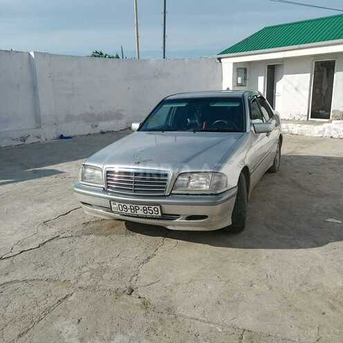 Mercedes C 200-1