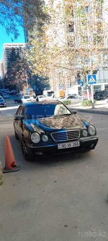 Mercedes E 240-1