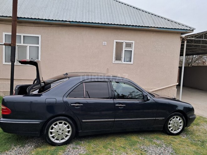 Mercedes E 200-3