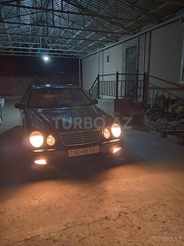 Mercedes E 200-8