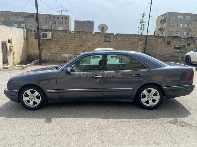 Mercedes E 220-4