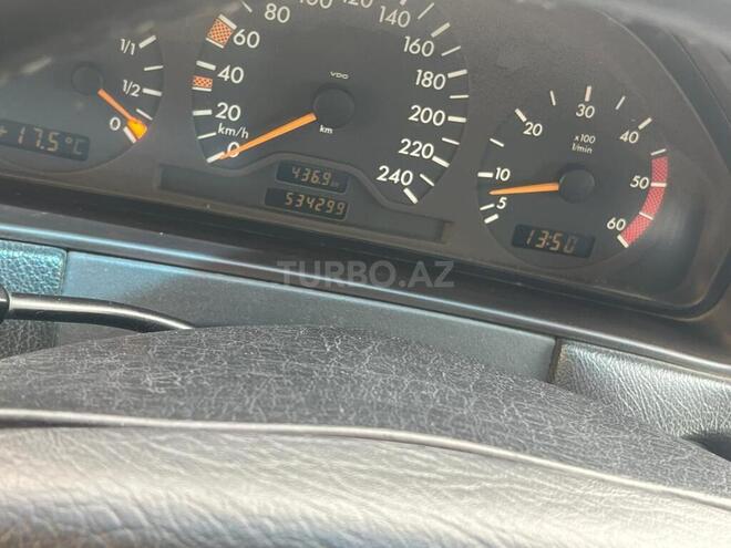 Mercedes E 220-7