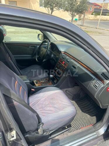 Mercedes E 220-5