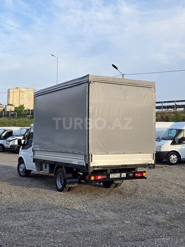 Ford Transit-4