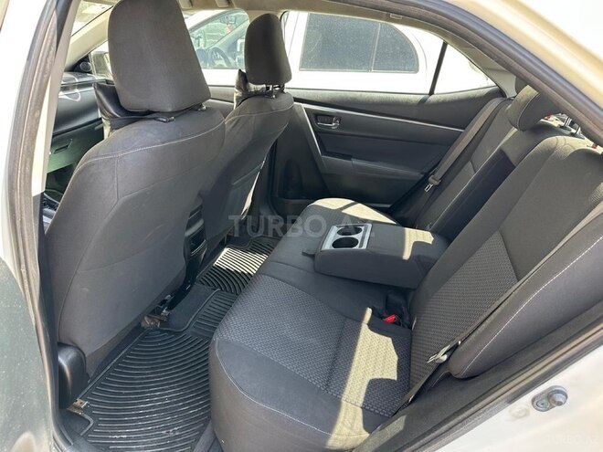 Toyota Corolla-11
