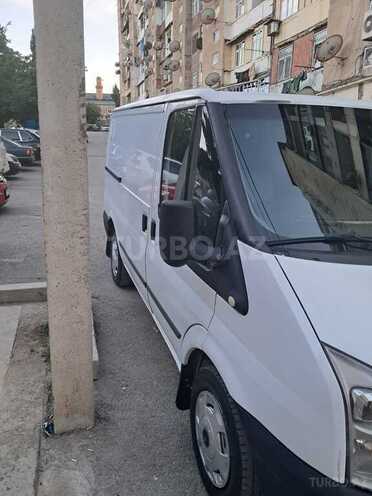 Ford Transit-7