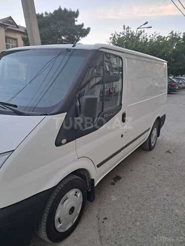 Ford Transit-5