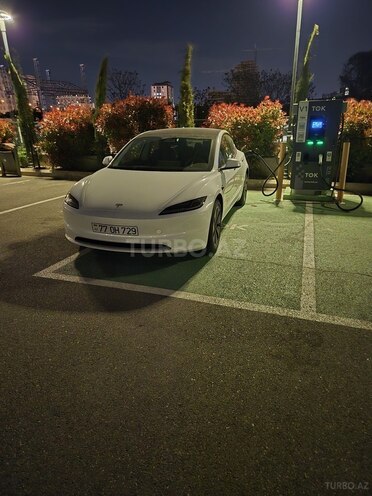 Tesla Model 3-8