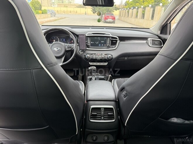 Kia Sorento-12