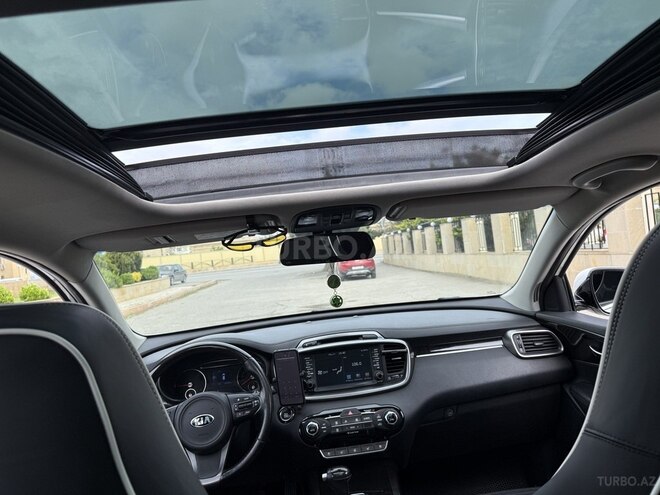 Kia Sorento-13