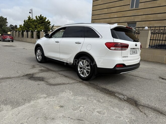 Kia Sorento-16