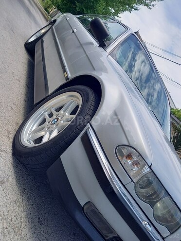 BMW 728-8