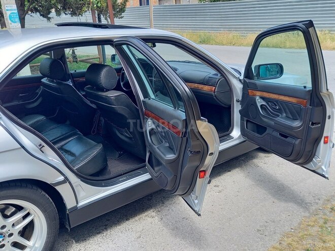 BMW 728-6