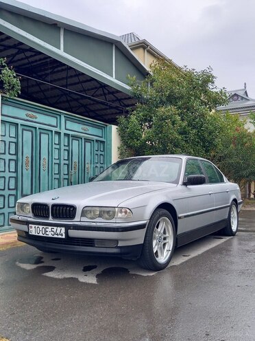 BMW 728-2